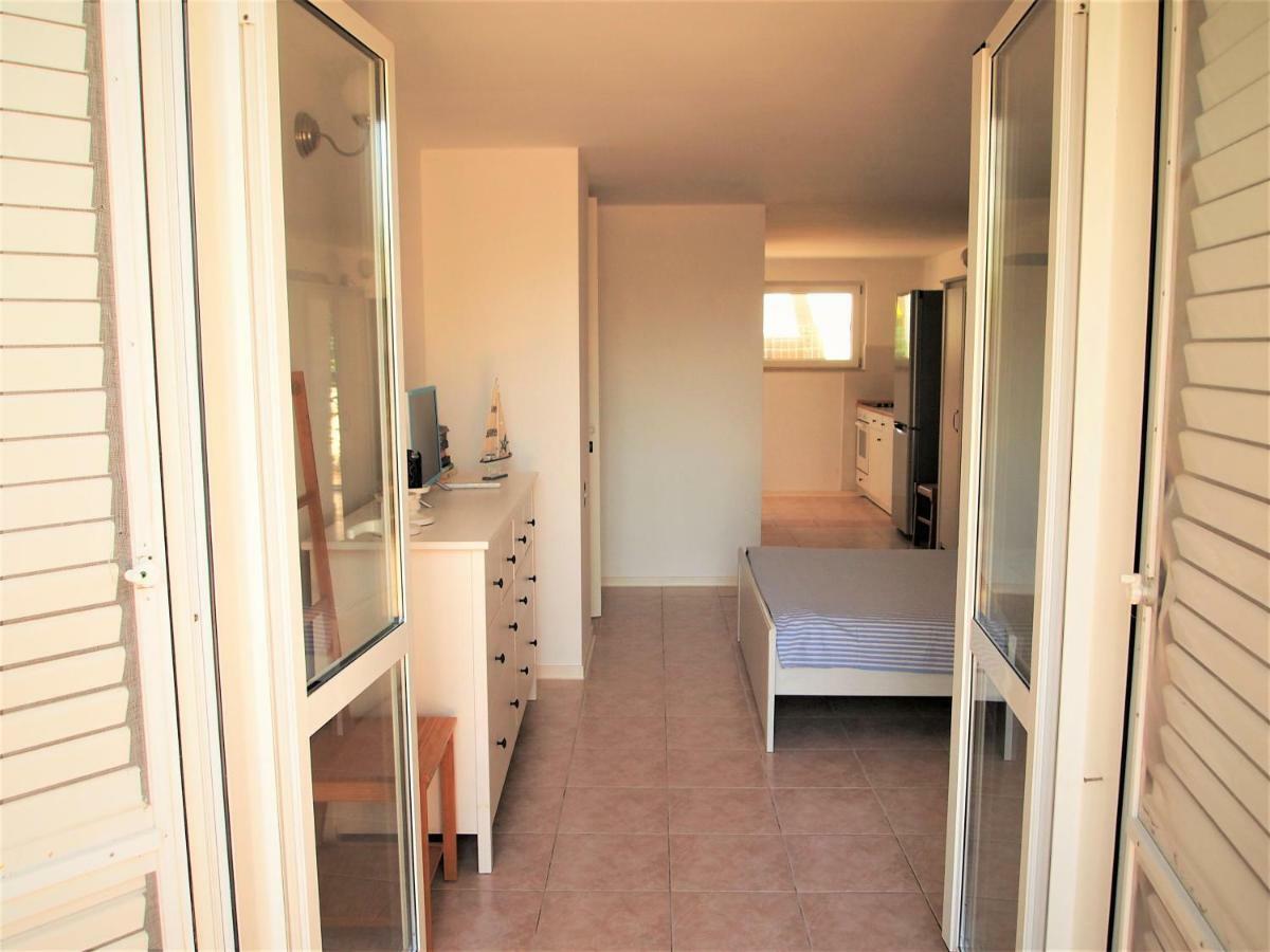 Studio Apartment Branko Novalja Buitenkant foto